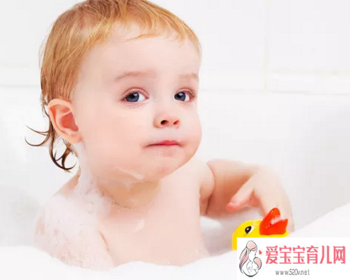宝宝用的洗澡鸭竟